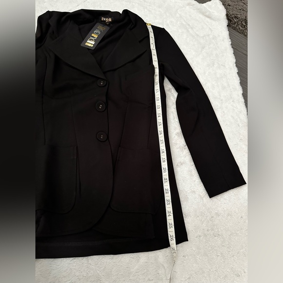 NWT- SUZIE KONDI 3 Button Black Ponte Blazer - Picture 9 of 9